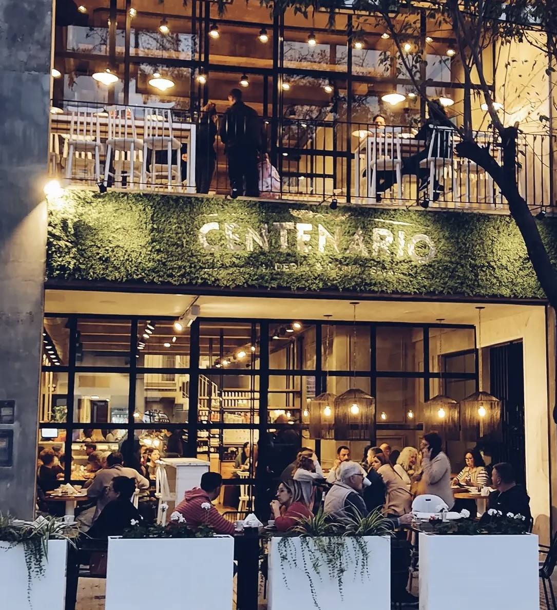 Frente del local Centenario Panader&iacute;a y Confiter&iacute;a
